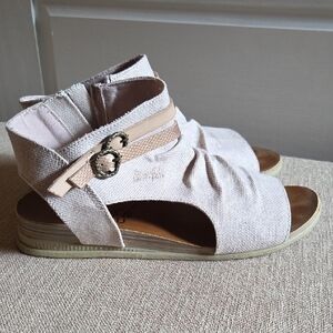 Blowfish Cream/Tan Sandals for Women